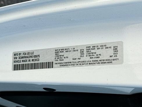 New 2024 RAM ProMaster 3500 w/ Delivery Van Package FWD image 23