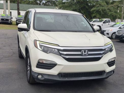 Used 2017 Honda Pilot EX image 3