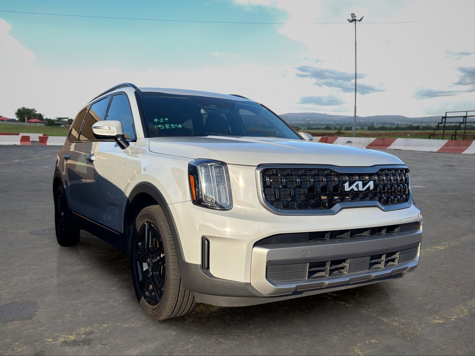 Certified 2023 Kia Telluride EX X-Line AWD/4WD image 2