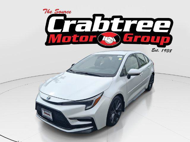 Certified 2024 Toyota Corolla SE FWD image 1