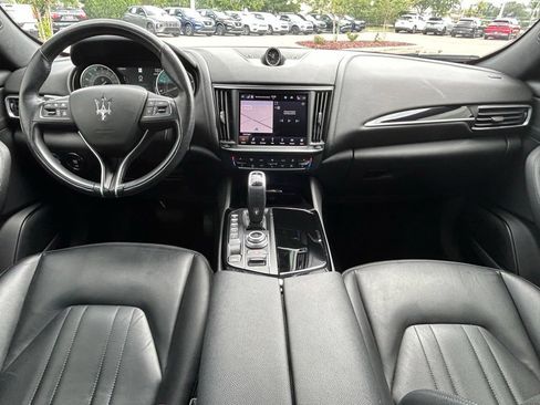 Used 2023 Maserati Levante GT AWD/4WD image 10