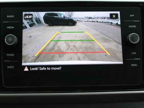 Certified 2022 Volkswagen Atlas SE image 16