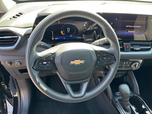 Used 2025 Chevrolet TrailBlazer LT FWD image 27
