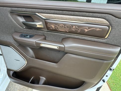 Used 2025 RAM 1500 Limited AWD/4WD image 15