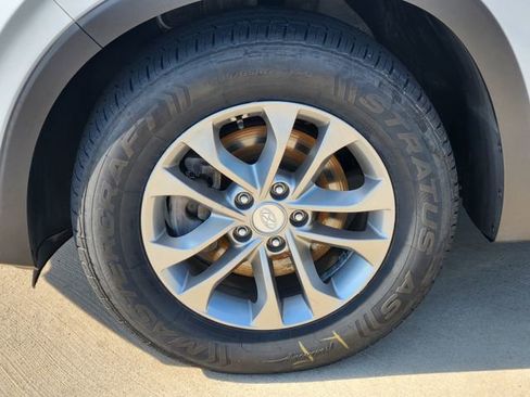 Used 2020 Hyundai Santa Fe SEL FWD image 12