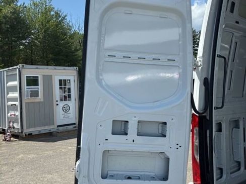 Used 2023 Mercedes-Benz Sprinter 2500 image 24