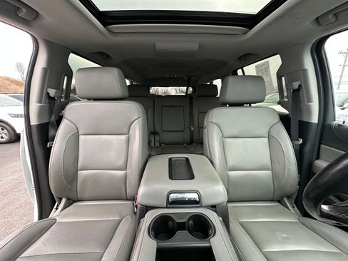Used 2019 Chevrolet Suburban LT image 33