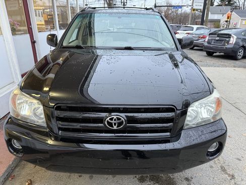 Used 2007 Toyota Highlander 4WD V6 w/ 3rd Row image 8