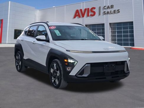 Used 2025 Hyundai Kona SEL image 3