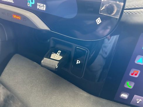 Used 2023 Porsche Taycan GTS image 8