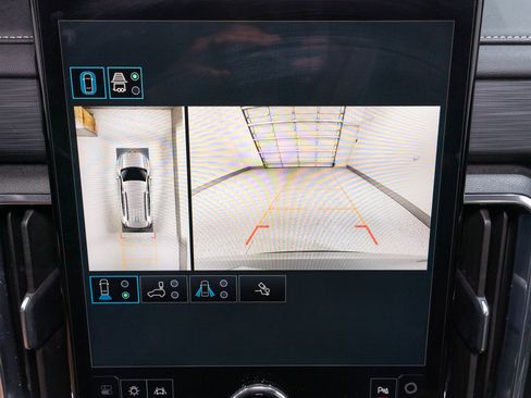 Used 2026 GMC Acadia Elevation w/ Elevation Premium Package FWD image 22