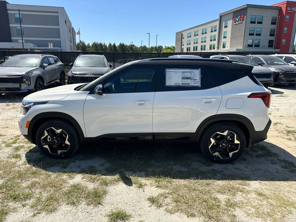 New 2026 Kia Seltos LX FWD image 4