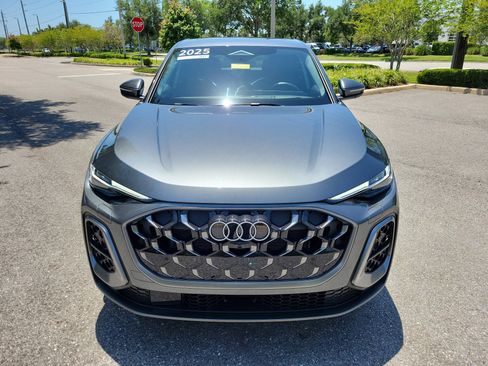 Used 2025 Audi Q5 Premium Plus w/ Premium Plus AWD/4WD image 2