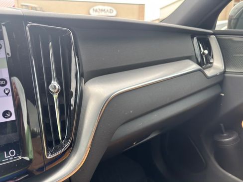Used 2019 Volvo XC60 T6 Momentum w/ Multimedia Package AWD/4WD image 20