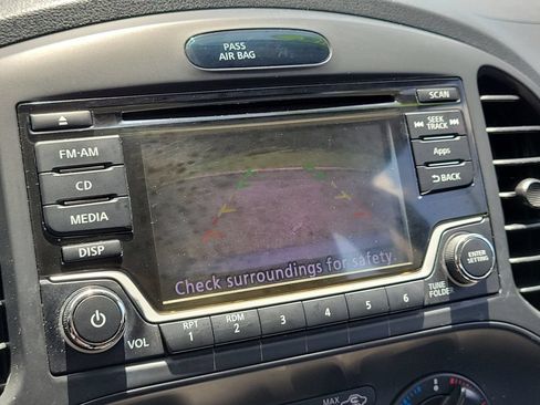 Used 2015 Nissan Juke S FWD image 21