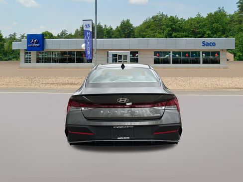 New 2025 Hyundai Elantra SEL image 5
