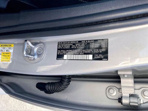 Used 2023 Volvo XC40 Recharge Plus image 35