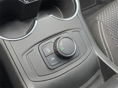 Certified 2024 GMC Terrain SLE image 30