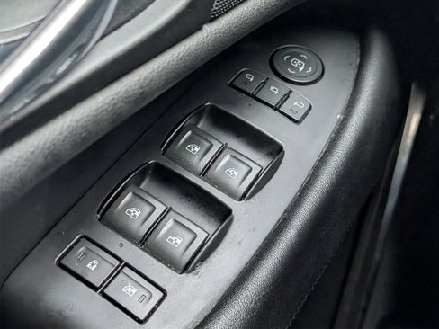 Used 2018 Cadillac Escalade Luxury image 12