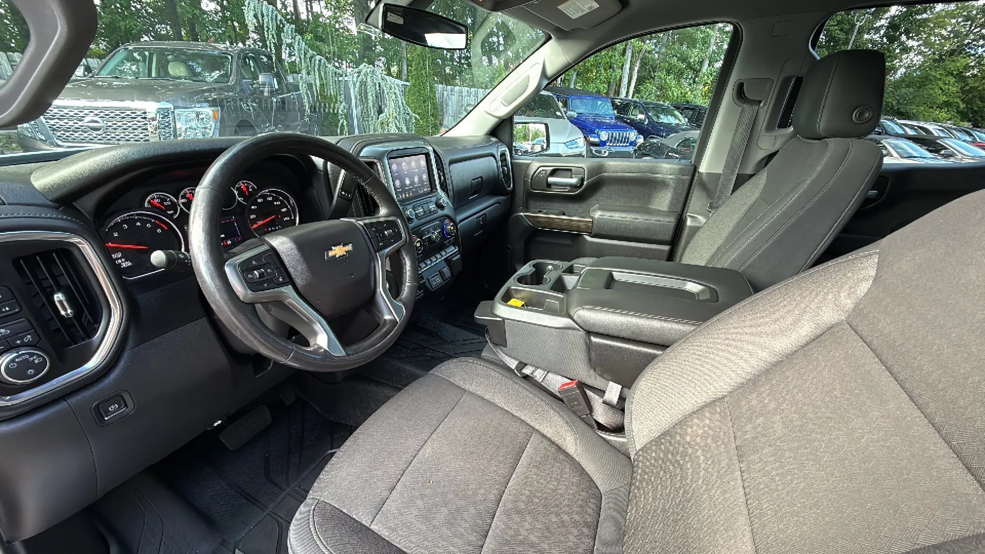 Used 2020 Chevrolet Silverado 1500 LT w/ All-Star Edition AWD/4WD image 21