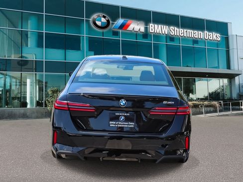 New 2027 BMW 530i RWD image 5