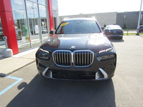 Used 2026 BMW X7 xDrive40i AWD/4WD image 3
