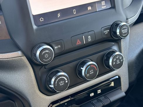 Used 2024 RAM 2500 Tradesman w/ Chrome Appearance Group image 25