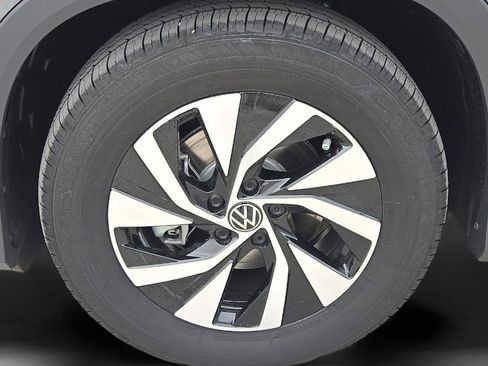 New 2026 Volkswagen Tiguan S FWD image 8