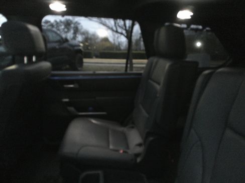 Used 2024 Toyota Sequoia Platinum image 31