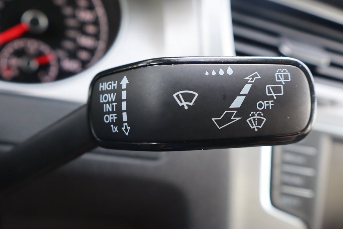 Used 2016 Volkswagen Golf Limited Edition FWD image 32