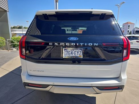 Used 2025 Ford Expedition Platinum w/ Driver's Package image 4
