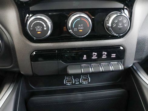 New 2026 RAM 1500 Express AWD/4WD image 20