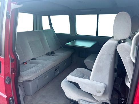 Used 2002 Volkswagen Eurovan MV image 10