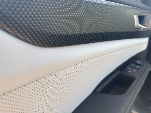 Certified 2025 Volkswagen Atlas Cross Sport SEL Premium R-Line image 23