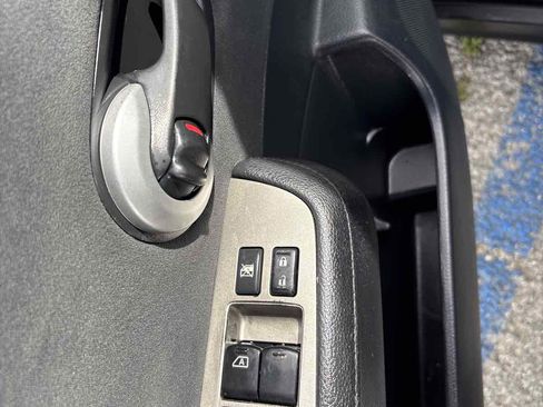 Used 2012 Nissan Versa 1.8 S w/ Plus Pkg image 6