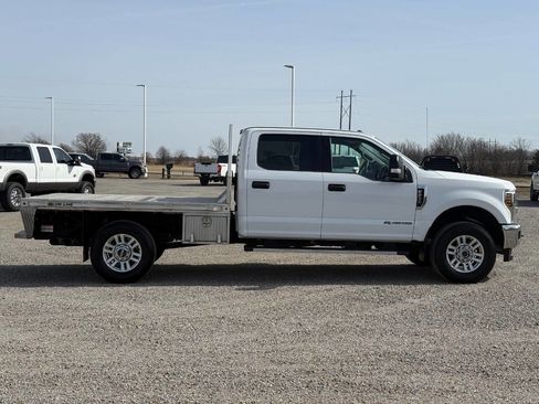 Used 2019 Ford F250 XLT w/ XLT Value Package image 4