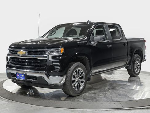 Used 2025 Chevrolet Silverado 1500 LT AWD/4WD image 1