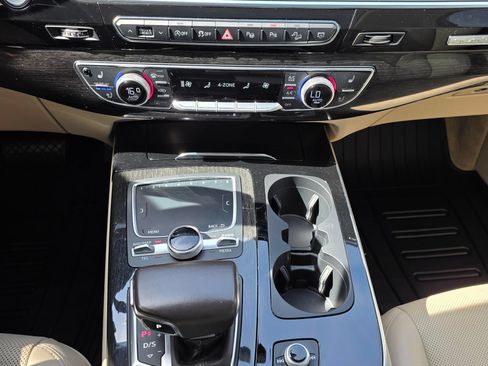 Used 2019 Audi Q7 3.0T Premium Plus w/ Premium Plus Package AWD/4WD image 18