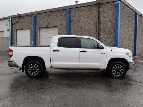 Used 2017 Toyota Tundra SR5 w/ TRD Off Road Package AWD/4WD image 4