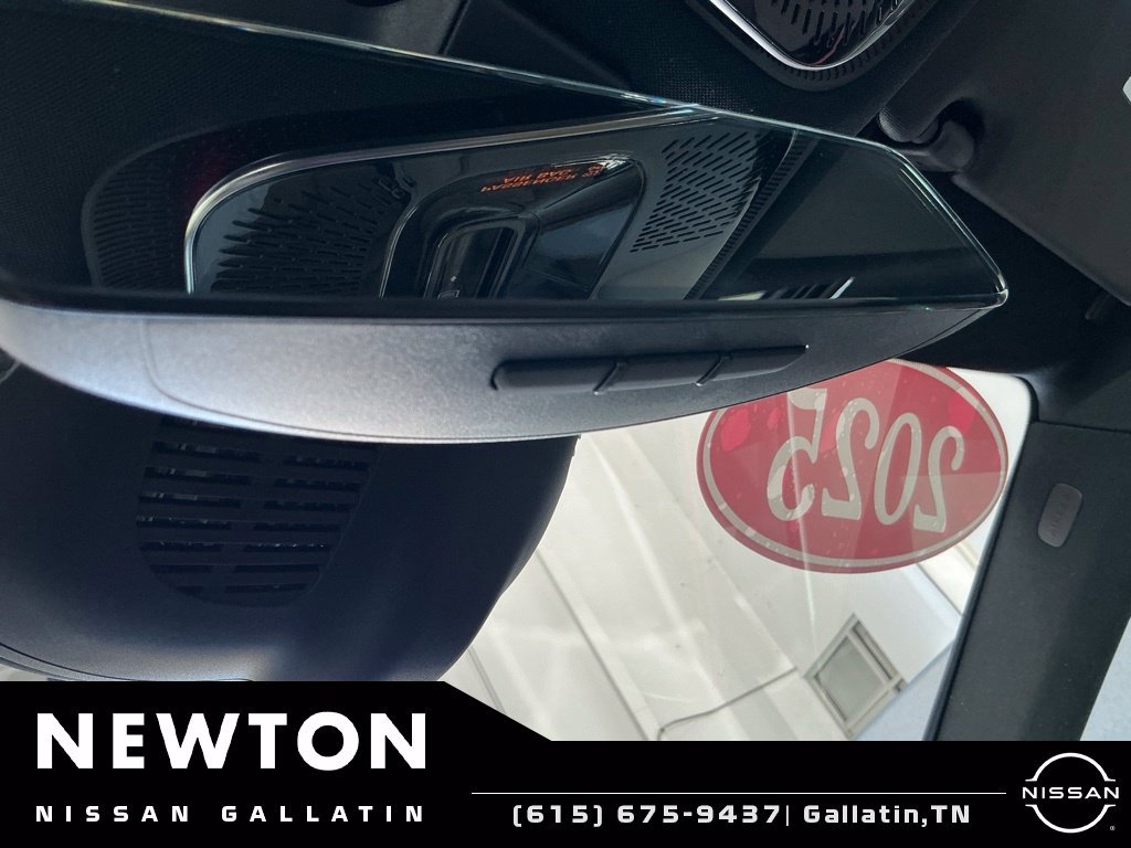 Used 2025 Mercedes-Benz C 300 4MATIC Sedan image 41