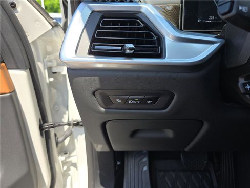 Certified 2024 BMW X5 xDrive40i AWD/4WD image 33