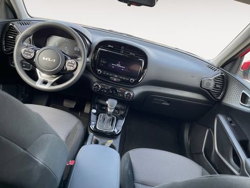 Used 2024 Kia Soul S FWD image 10