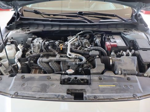 Used 2024 Nissan Altima 2.5 SR FWD image 40