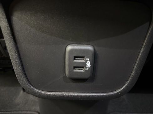 Used 2021 Chevrolet Equinox LS w/ LS Convenience Package image 24