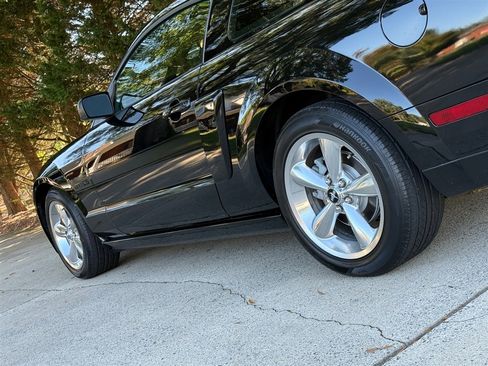 Used 2007 Ford Mustang GT image 24