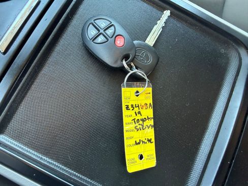 Used 2019 Toyota Sienna LE image 44