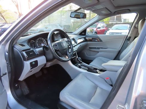 Used 2016 Honda Accord EX-L image 2