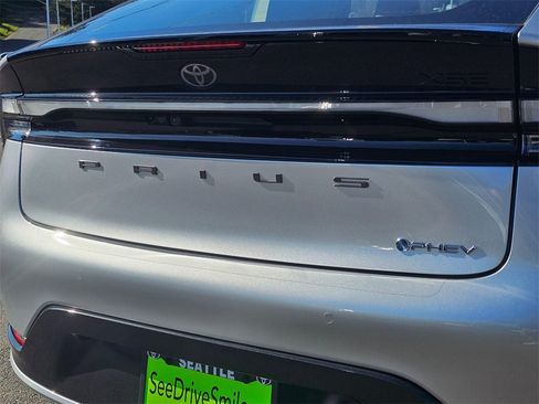 New 2026 Toyota Prius Plug-In Hybrid image 15