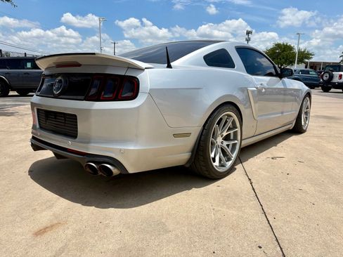 Used 2014 Ford Mustang GT Premium RWD image 5