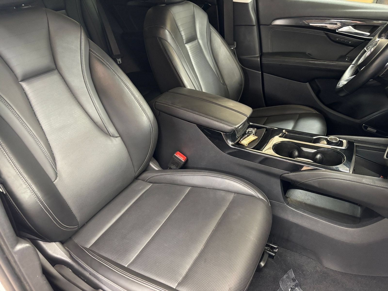 Used 2024 Buick Envision Preferred AWD/4WD image 35